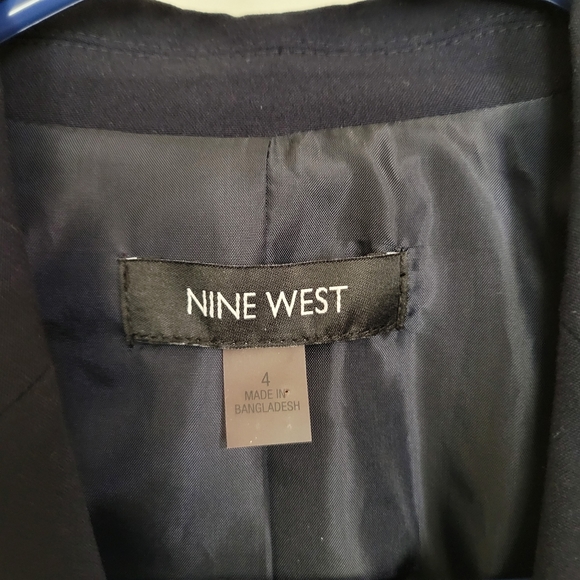 Nine West | Navy Blue, Two-Button Blazer, Size 4 - Picture 4 of 7